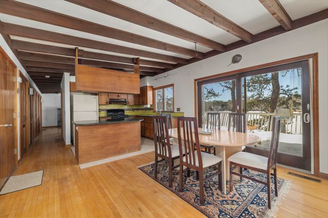 36 Little Neck Lane, Mashpee, MA 02649