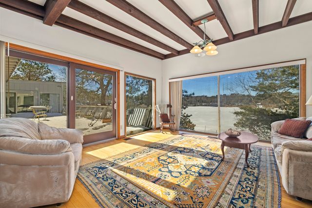 36 Little Neck Lane, Mashpee, MA 02649