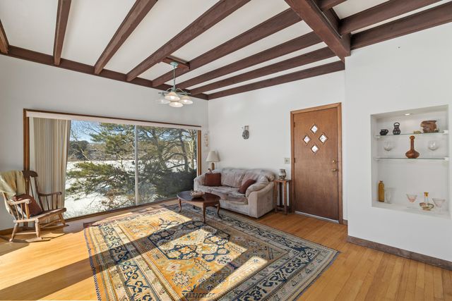 36 Little Neck Lane, Mashpee, MA 02649