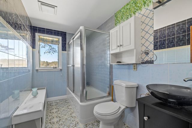 36 Little Neck Lane, Mashpee, MA 02649