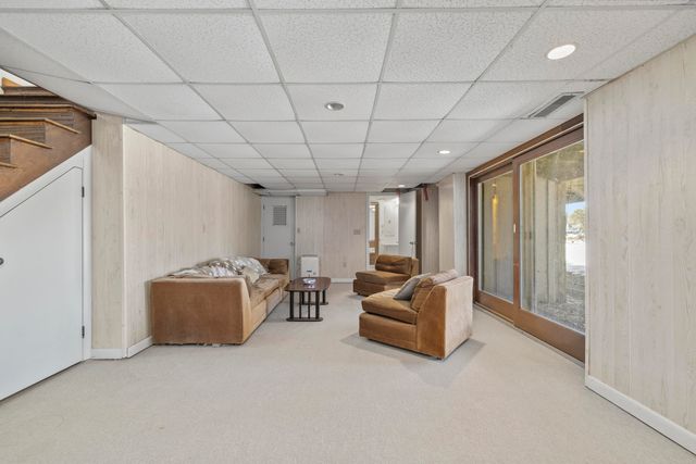 36 Little Neck Lane, Mashpee, MA 02649