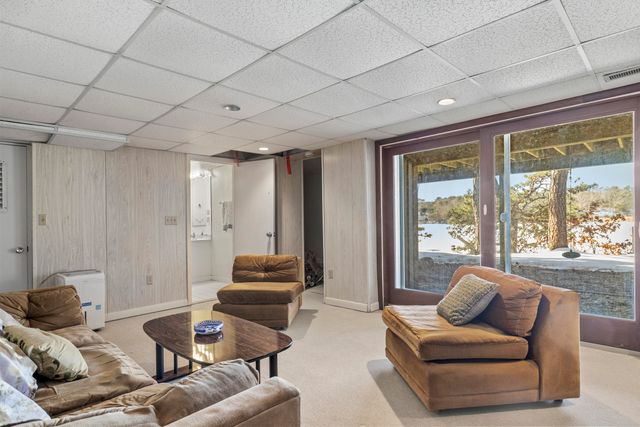 36 Little Neck Lane, Mashpee, MA 02649