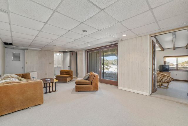 36 Little Neck Lane, Mashpee, MA 02649