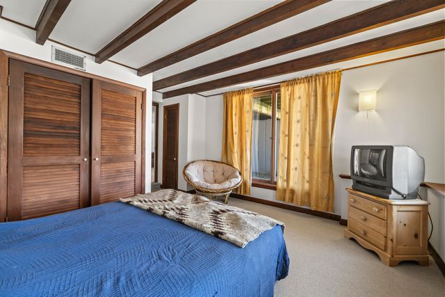 36 Little Neck Lane, Mashpee, MA 02649