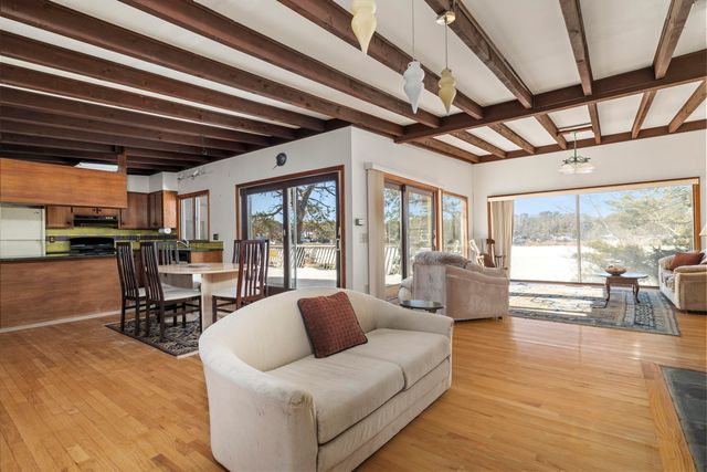 36 Little Neck Lane, Mashpee, MA 02649