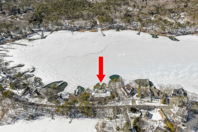 36 Little Neck Lane, Mashpee, MA 02649