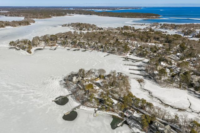 36 Little Neck Lane, Mashpee, MA 02649