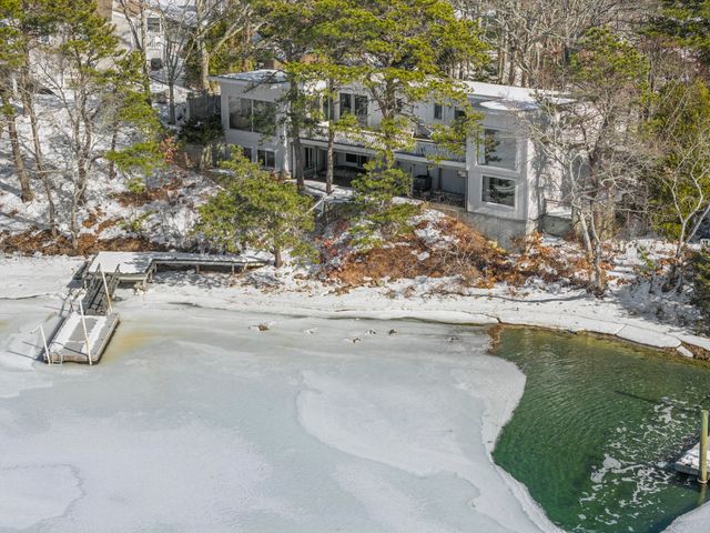 36 Little Neck Lane, Mashpee, MA 02649