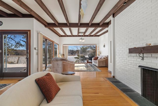 36 Little Neck Lane, Mashpee, MA 02649