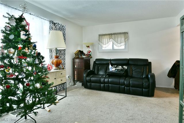 229 Jacobs Road, Hubbard, OH 44425