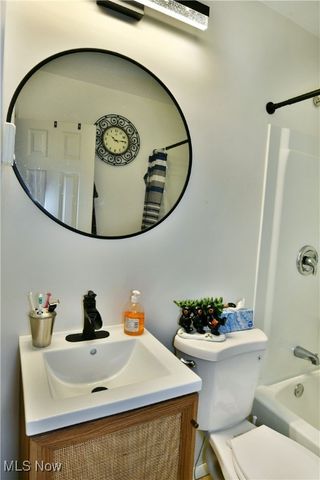 229 Jacobs Road, Hubbard, OH 44425