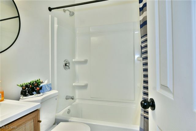 229 Jacobs Road, Hubbard, OH 44425