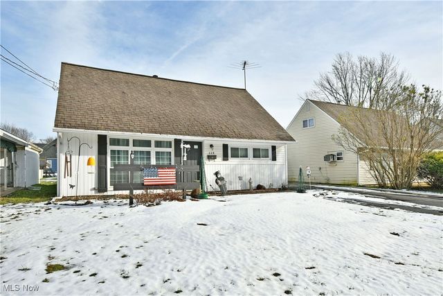 229 Jacobs Road, Hubbard, OH 44425