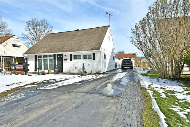 229 Jacobs Road, Hubbard, OH 44425