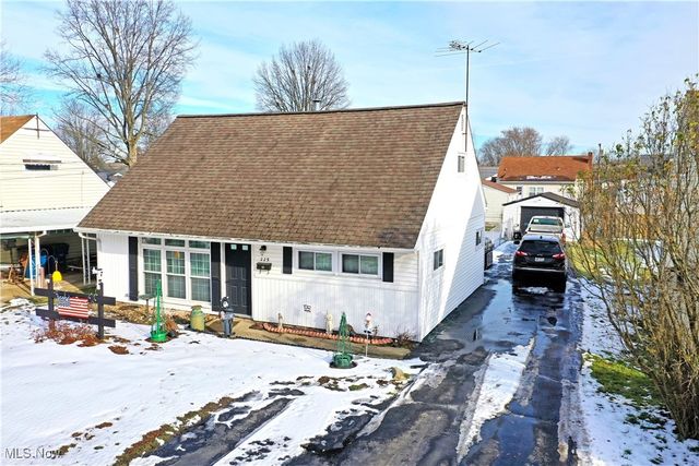 229 Jacobs Road, Hubbard, OH 44425