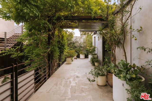 554 Westminster Avenue, Los Angeles, CA 90291