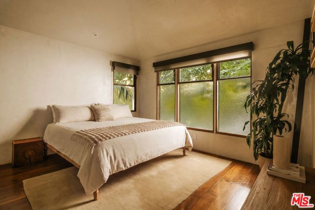 554 Westminster Avenue, Los Angeles, CA 90291