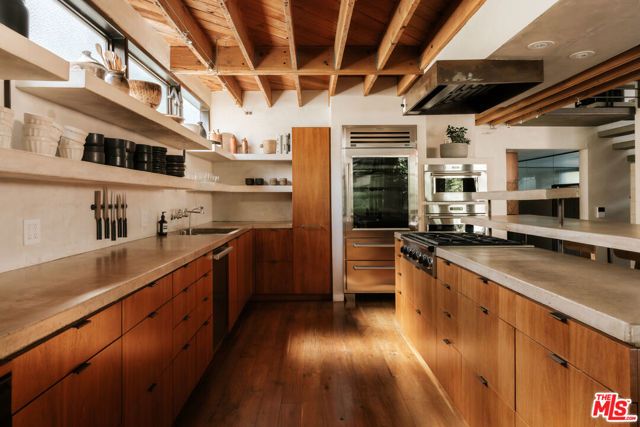 554 Westminster Avenue, Los Angeles, CA 90291