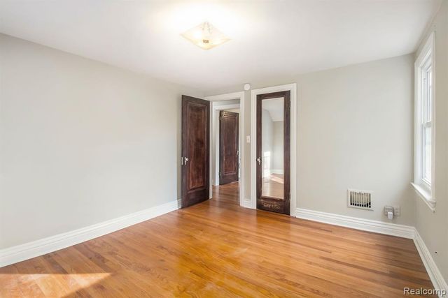 5 Wenonah Drive, Pontiac, MI 48341