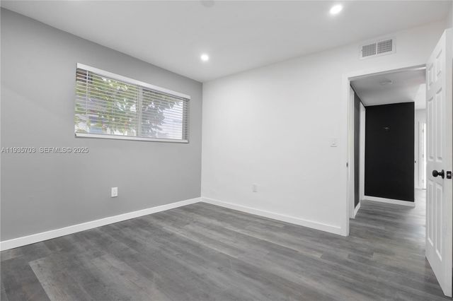 28 NW 34th Ter 28, Miami, FL 33127