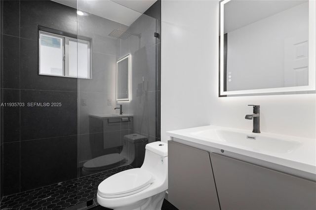 28 NW 34th Ter 28, Miami, FL 33127