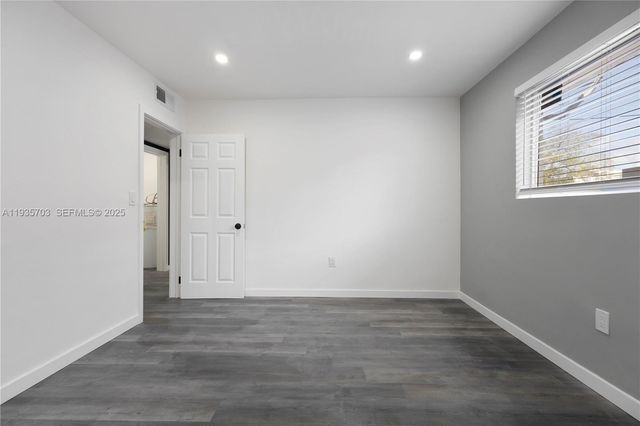 28 NW 34th Ter 28, Miami, FL 33127