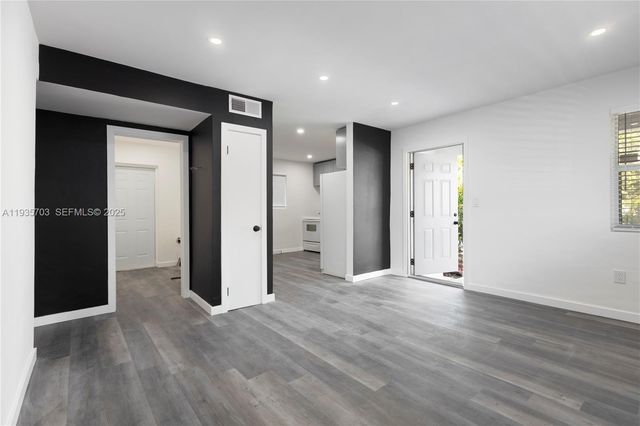 28 NW 34th Ter 28, Miami, FL 33127