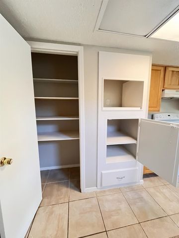 16450 Hibiscus Lane, Friendswood, TX 77546