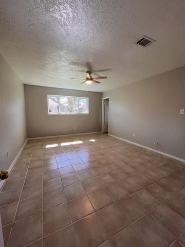 16450 Hibiscus Lane, Friendswood, TX 77546