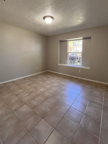 16450 Hibiscus Lane, Friendswood, TX 77546