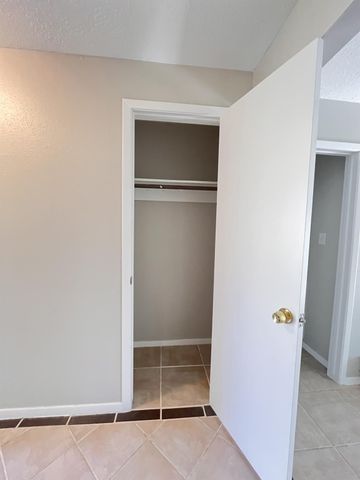 16450 Hibiscus Lane, Friendswood, TX 77546