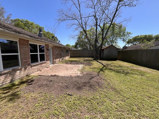 16450 Hibiscus Lane, Friendswood, TX 77546