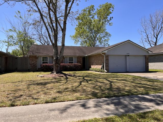 16450 Hibiscus Lane, Friendswood, TX 77546