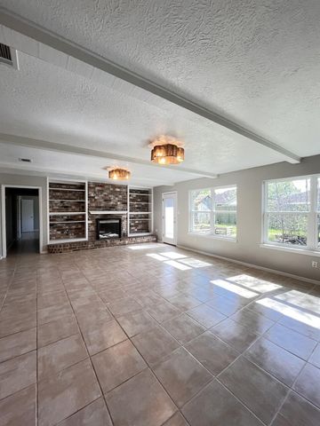 16450 Hibiscus Lane, Friendswood, TX 77546