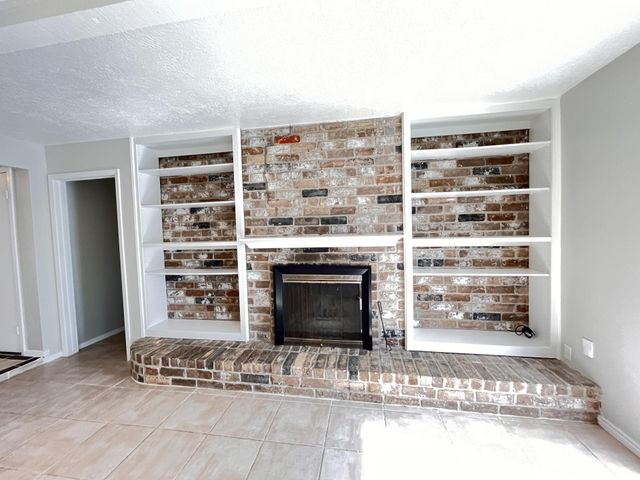 16450 Hibiscus Lane, Friendswood, TX 77546