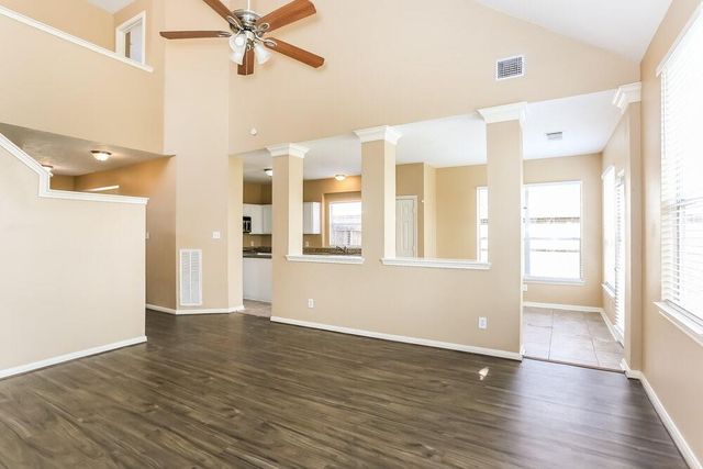 19402 Pinewood Bluff Lane, Humble, TX 77346