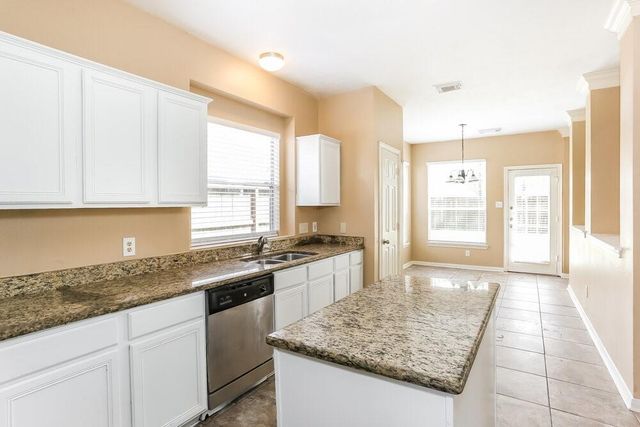 19402 Pinewood Bluff Lane, Humble, TX 77346