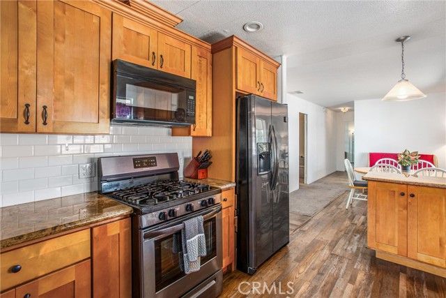 2755 Arrow Highway 95, La Verne, CA 91750