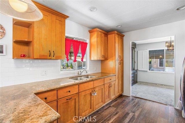 2755 Arrow Highway 95, La Verne, CA 91750