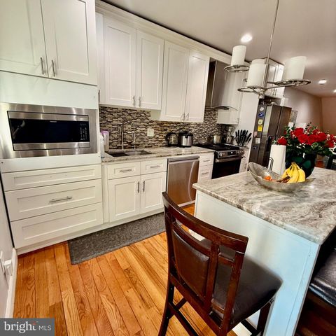 737 COBBS CREEK PKWY, Philadelphia, PA 19143