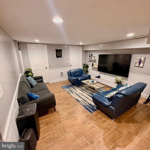 737 COBBS CREEK PKWY, Philadelphia, PA 19143