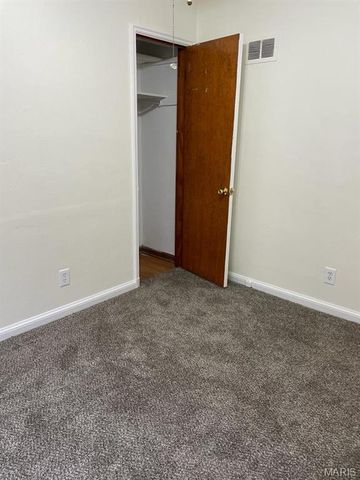 6963 Chippewa Street, St Louis, MO 63109