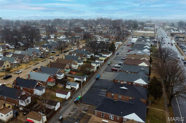 6963 Chippewa Street, St Louis, MO 63109