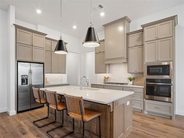 9217 SW 90th Street, Mustang, OK 73064