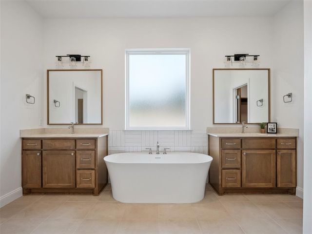 9217 SW 90th Street, Mustang, OK 73064