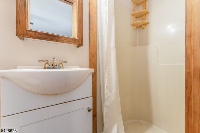 97 Hickory Corner Rd, Alexandria Twp., NJ 08848