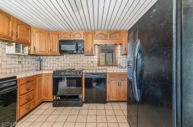 97 Hickory Corner Rd, Alexandria Twp., NJ 08848