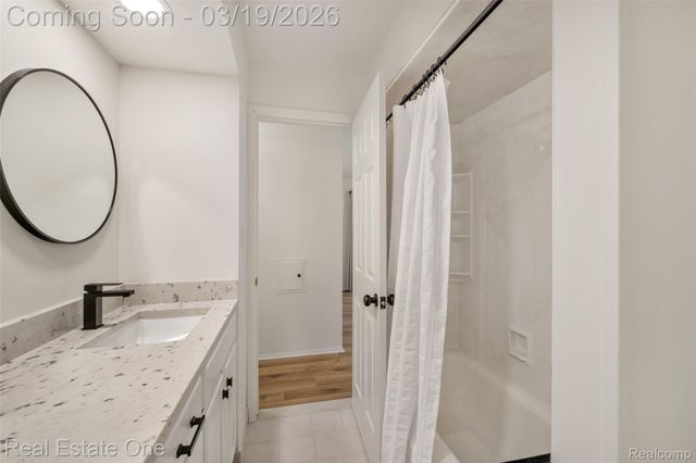 4775 Stanley Avenue, Warren, MI 48092