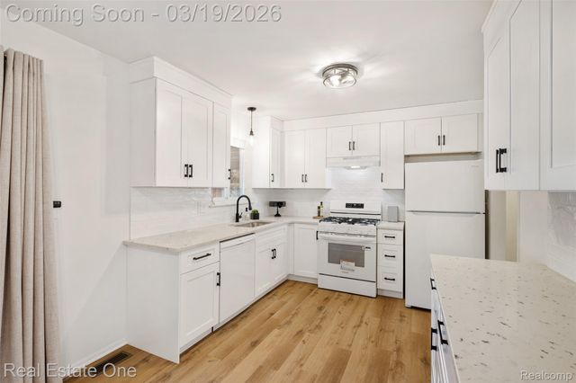 4775 Stanley Avenue, Warren, MI 48092