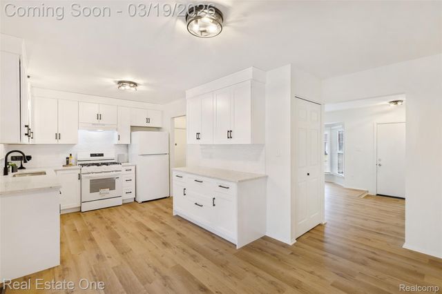 4775 Stanley Avenue, Warren, MI 48092